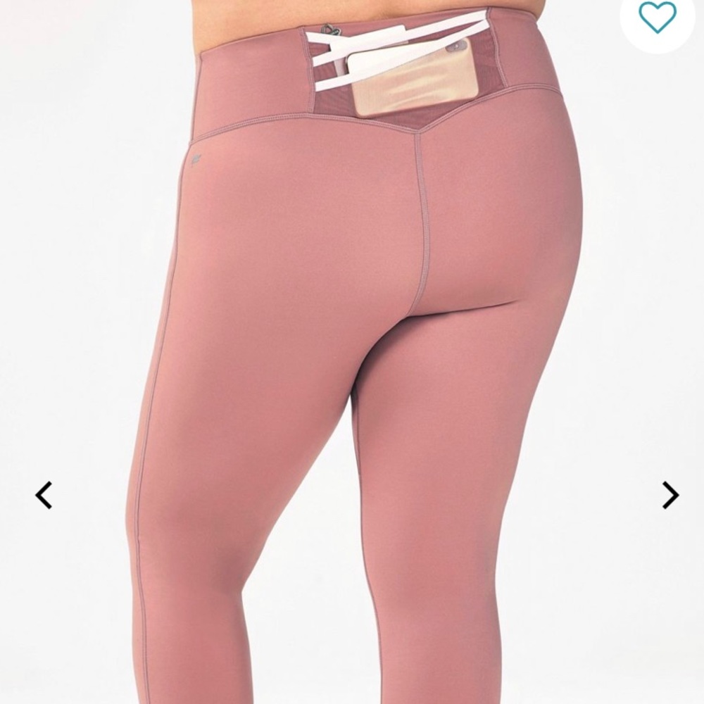 Fabletics Trinity HighWaisted Pocket Legging SHORT